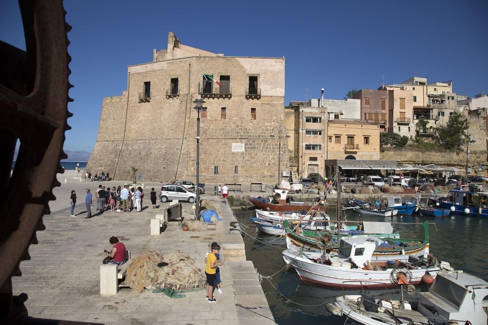 Cerri Hotel Trapani Bagian luar foto