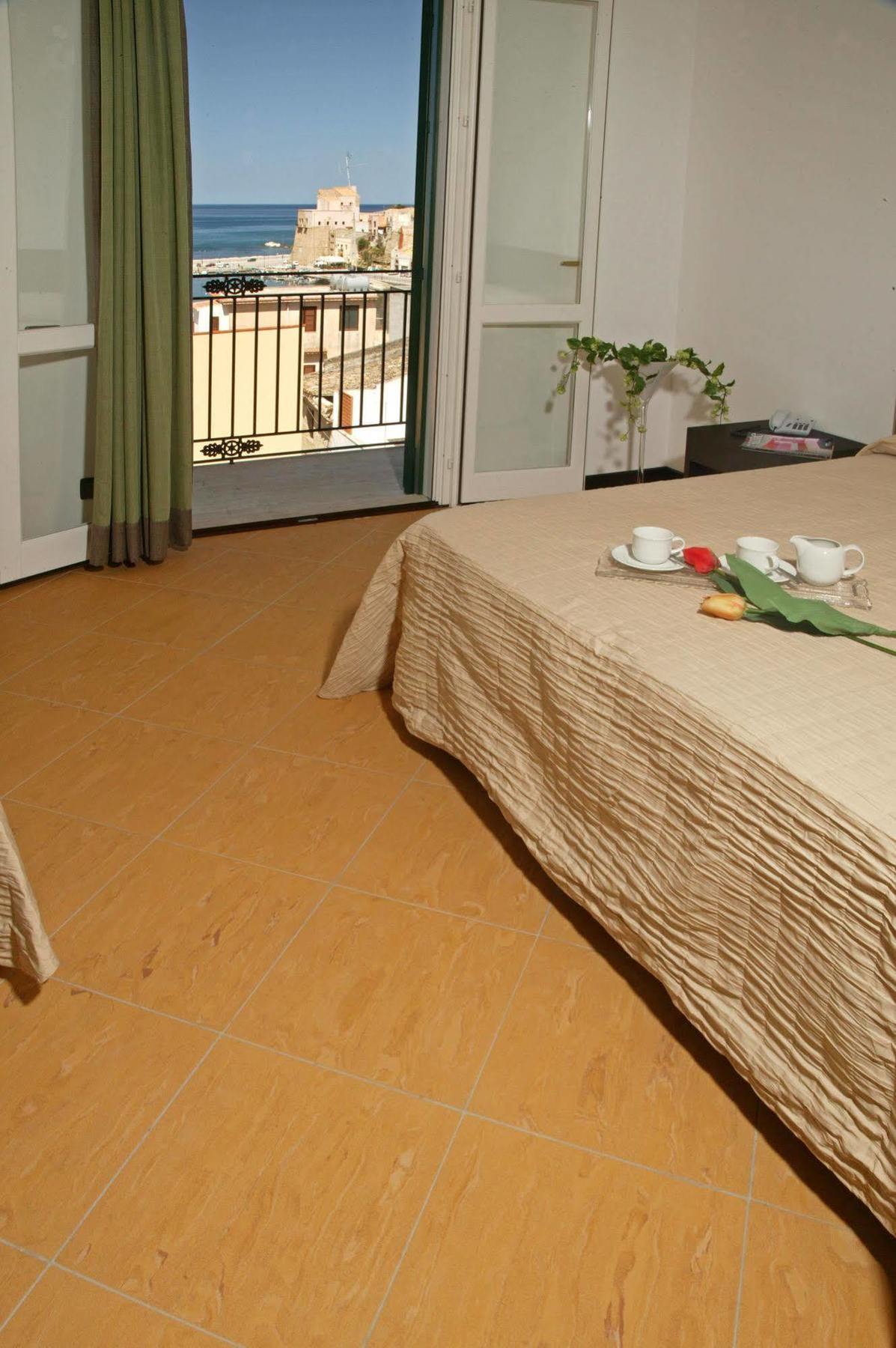 Cerri Hotel Trapani Bagian luar foto
