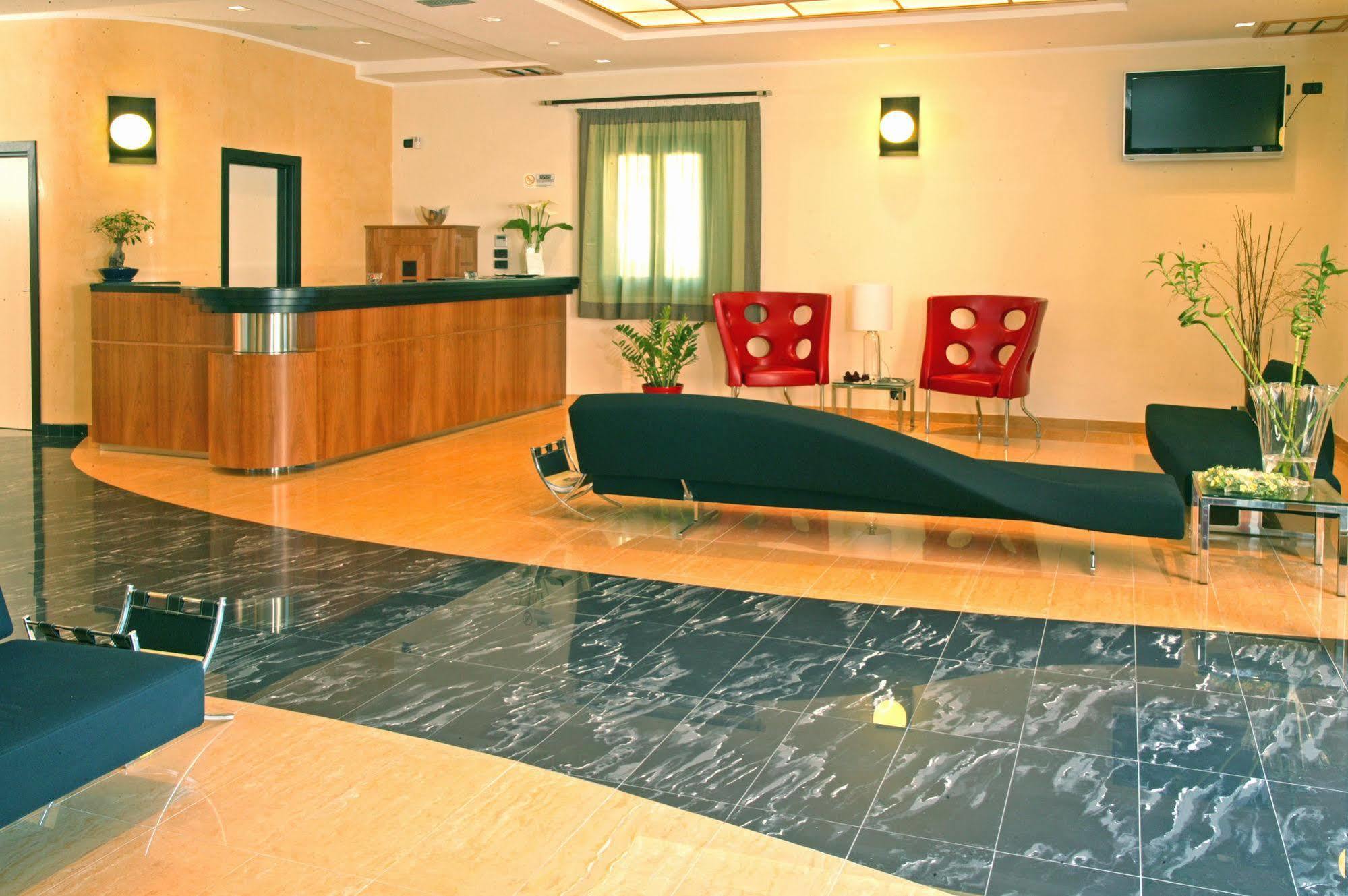 Cerri Hotel Trapani Bagian luar foto